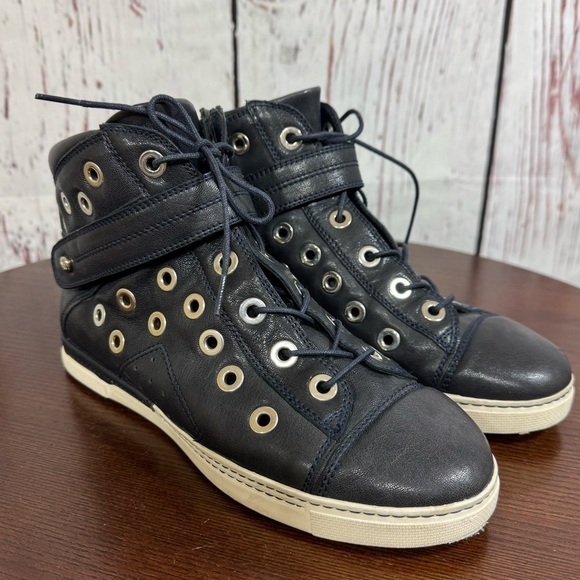 STUART WEITZMAN women’s high top sneakers dark navy blue riveted size 7.5 GUC - Picture 6 of 16